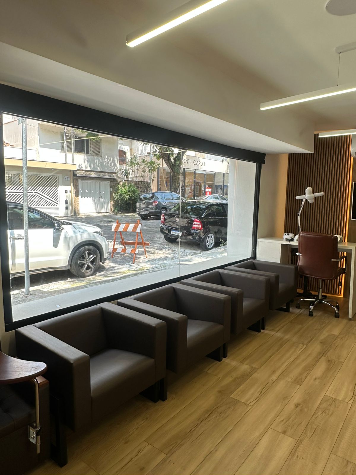 b1b80a16-a30d-4d41-b1e3-77a90ba775c4